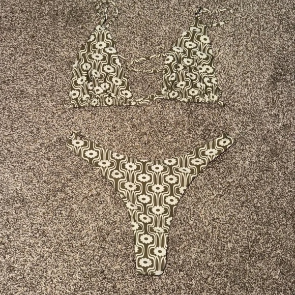 Acacia Bikini - Picture 1 of 3